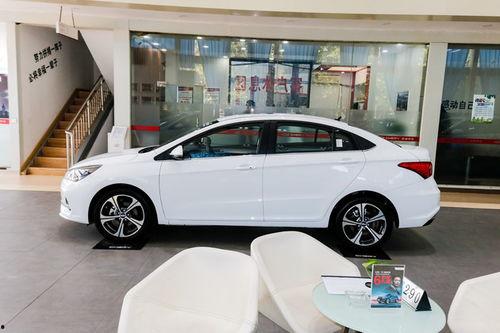 国产11座车大全视频,全面解析热门车型与性能特点  第1张